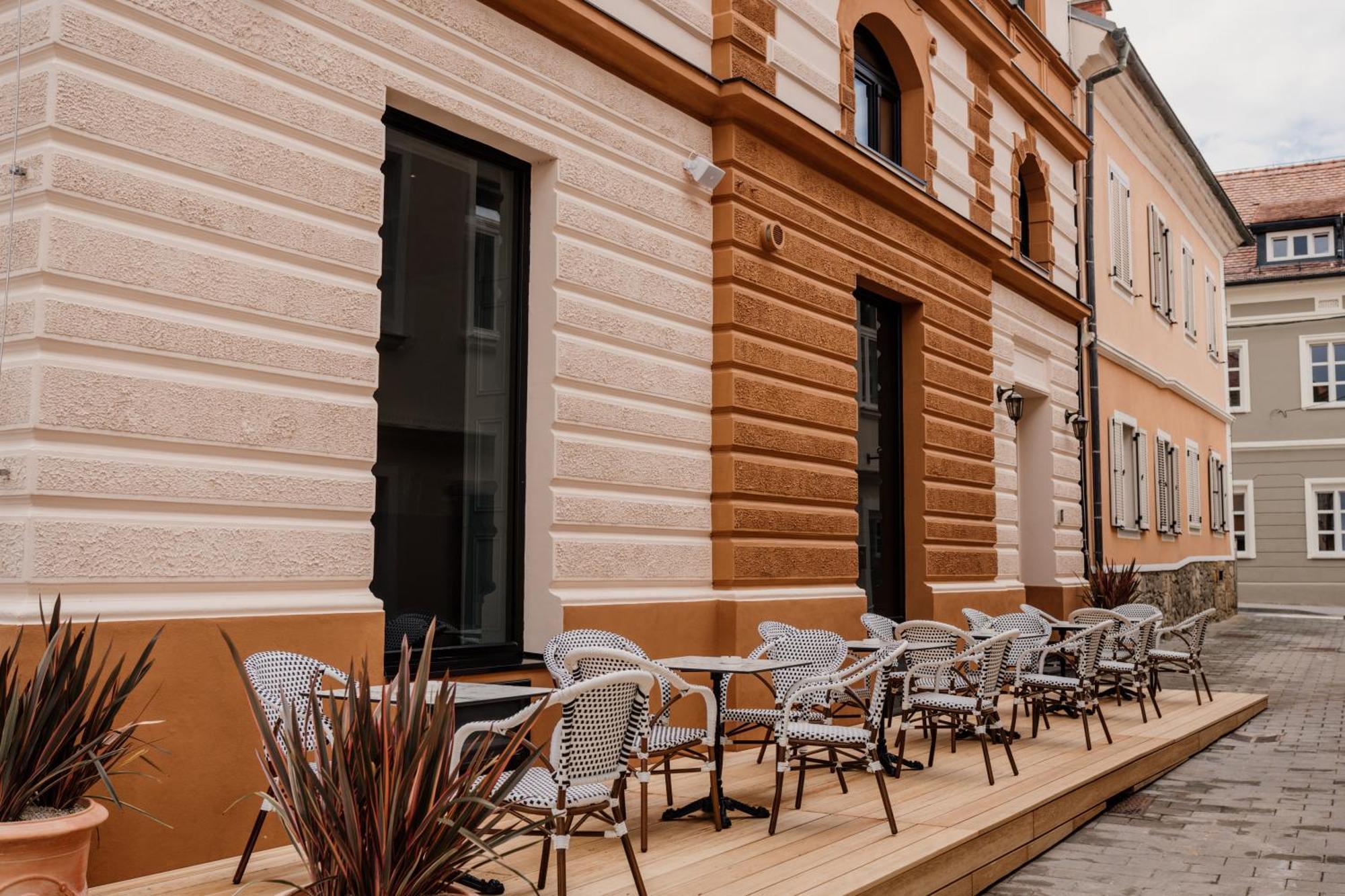 Grand Central Ljutomer Buitenkant foto